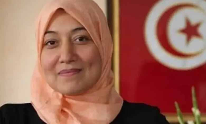 منع وزيرة سابقة لحركة النهضة التونسية من السفر
