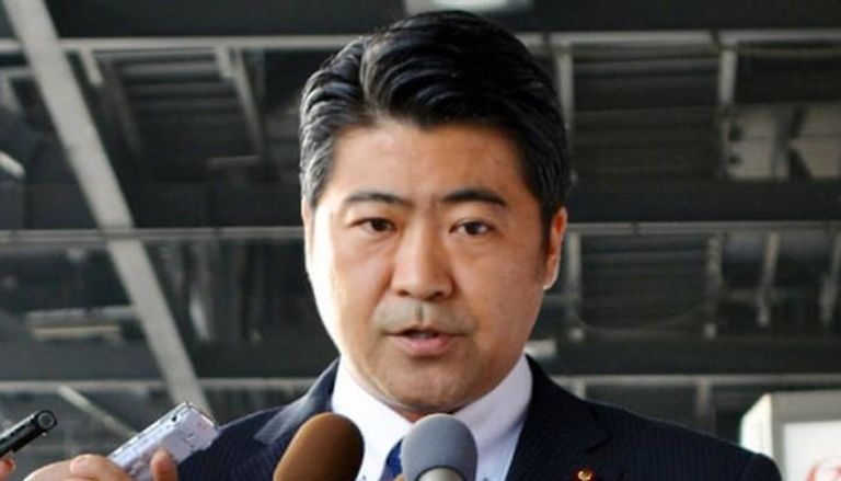 "غلطة كبيرة" في واشنطن نائب رئيس الوزراء الياباني يعتذر