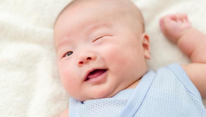 أسباب وعلاج الحركات اللاإرادية عند الرضع