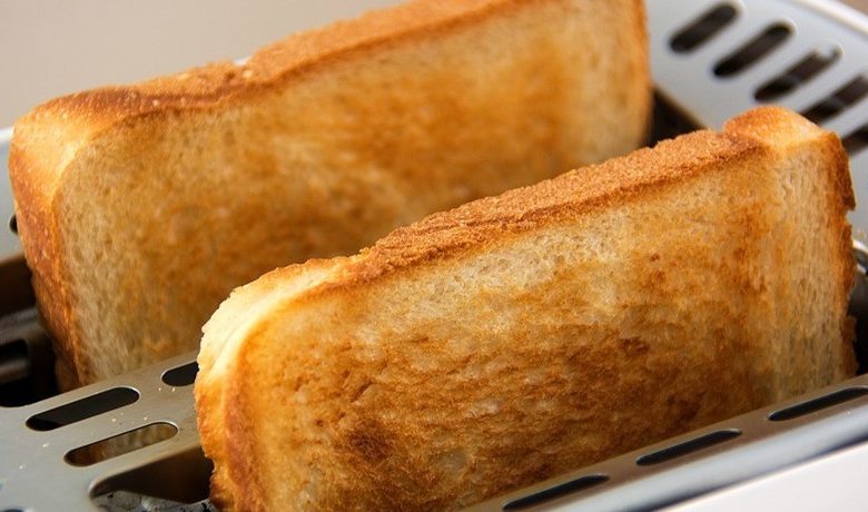 هل قطعة الخبز المحمص سيئة للغاية للإنسان؟