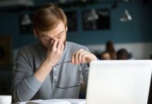 متى تصبح نظارة الشاشة ضرورة لا غنى عنها؟