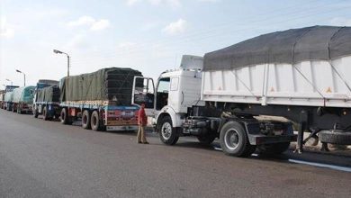 تفاقم مشكلة الشاحنات العالقة في جمرك البطحاء السعودي