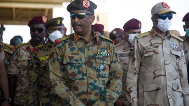 حالة من التوتر بين الجيش والدعم السريع.. ماذا يحدث في السودان؟