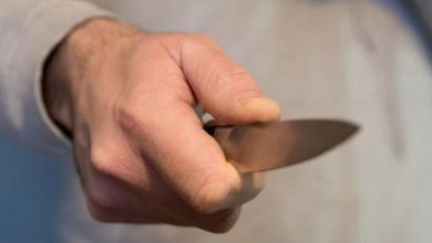 بمساعدة عشيقها.. قتلت زوجها بـ30 طعنة