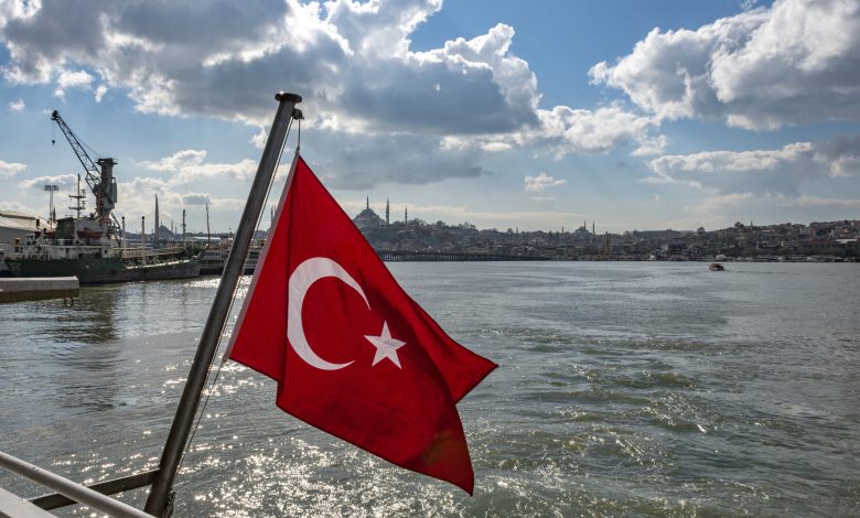 تصاعد أزمات جديدة تؤثر على الوضع الاقتصادي في تركيا