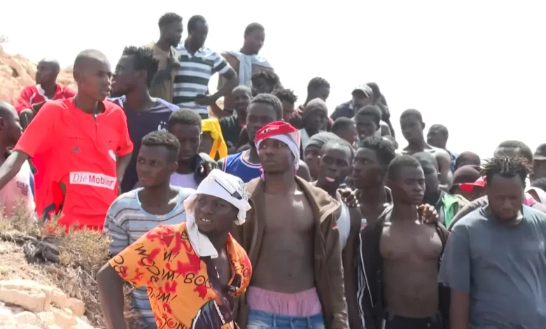 تونس تنفي ترحيل مهاجرين أفارقة عبر الحدود مع ليبيا والجزائر