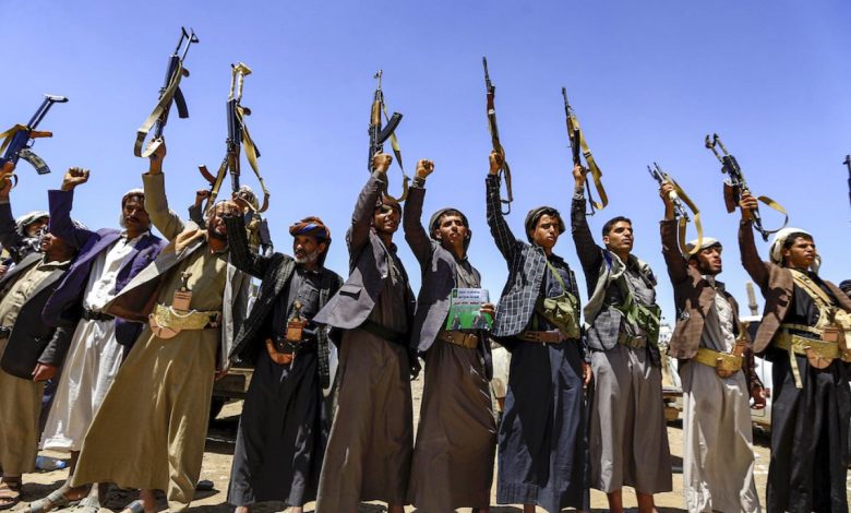 الحوثيين يسعون إلى تأسيس جمهورية إسلامية ويهددون بتفكيك الدولة في اليمن