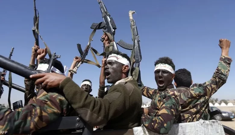 ميليشيات الحوثي تستعرض قوة تنذر بنسف مفاوضات إحياء السلام