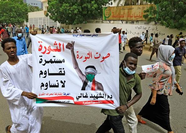 السودان.. جدل بعد اتهام البرهان لـ«الدعم السريع» بفض اعتصام «القيادة»