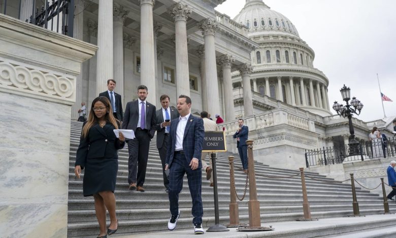 الكونغرس يصوت على مشروع إنقاذ الولايات المتحدة من الإغلاق الفيدرالي