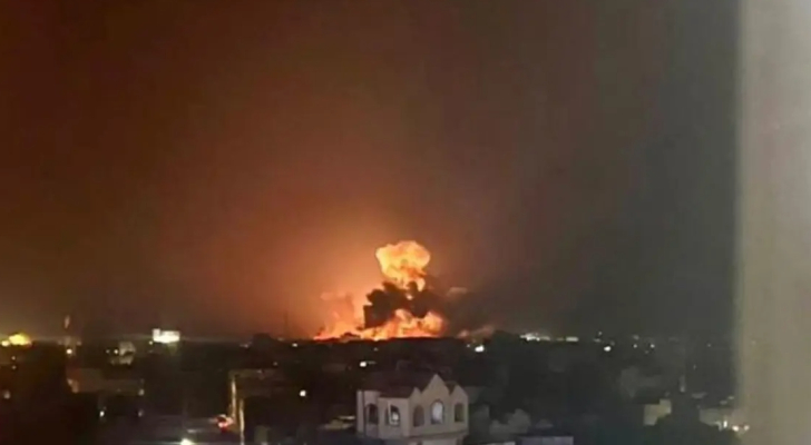 جوا وبحرا.. ضربات أميركية-بريطانية تستهدف مواقع الحوثيين في اليمن