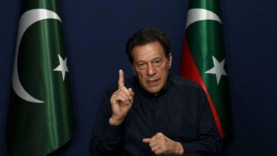 عمران خان ينازع نواز شريف الفوز بالانتخابات الباكستانية