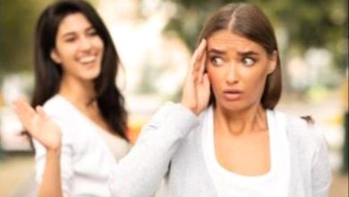 أنواع من الأصدقاء عليك الابتعاد عنهم فورا