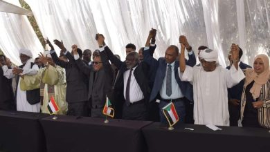 قوى وحركات مسلحة مساندة للجيش السوداني توقع وثيقة لمرحلة انتقالية