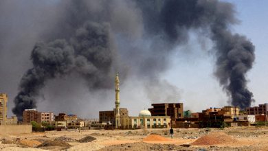 مقتل العشرات من المدنيين بينهم أطفال.. الجيش يقصف سوقا شعبيا