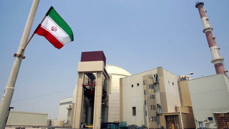 إيران تطور برنامجها النووي بتركيب سلسلة أجهزة طرد مركزي