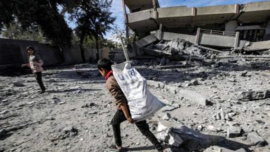 الثقة تهدد المفاوضات في حرب غزة وواشنطن تتعلق بـ«القشة»
