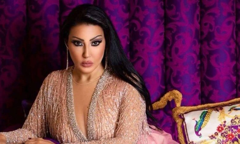 تستمر الفنانة سمية الخشاب في توجيه رسائلها المثيرة للجدل الى طلاب الثانوية العامة عبر حسابها الرسمي في موقع "X"، بعد ظهور نتائج الامتحانات قبل يومين، وكان آخر تلك الرسائل واحدة مازحت فيها طلاب الثانوية العامة إلا أنها أثارت جدلاً كبيراً بين الجمهور، حيث وجّه إليها البعض انتقادات حادّة مؤكدين أن رسالتها هذه تحضّ على قطع صلة الرحم.