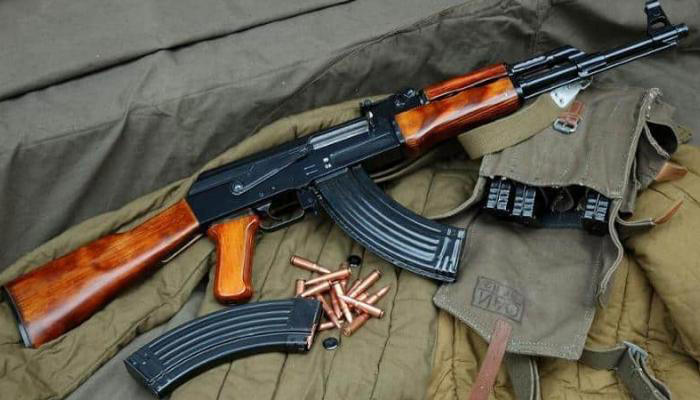 "AK-47" السلاح السوفياتي "الأسطوري" يظهر في محاولة اغتيال ترامب