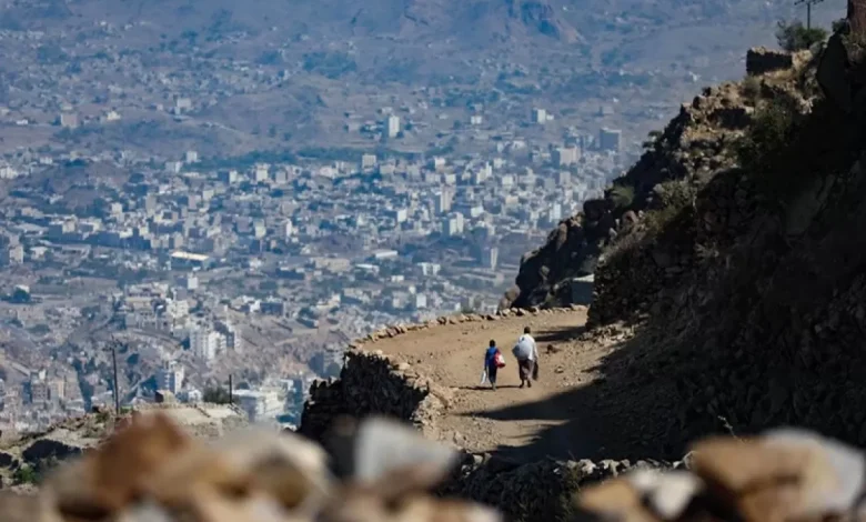 ميليشيات إخوانية تهاجم منزل ناشط حقوقي بارز في تعز