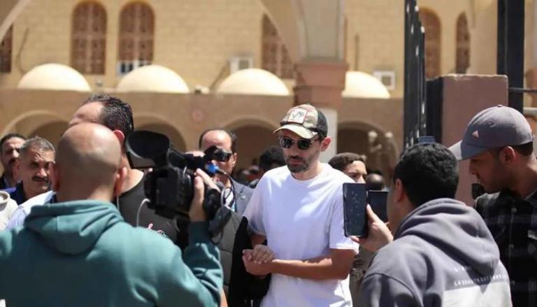 كريم محمود عبد العزيز يتصدر محركات البحث بعد وفاة صديقه الفنان سليمان عيد