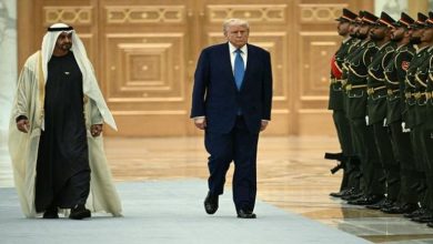 أضواء برج خليفة ترحب بترامب في زيارة مثيرة للاهتمام