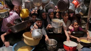 إدخال محدود للمساعدات إلى غزة وسط أزمة إنسانية خانقة