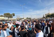 تصاعد الغضب الشعبي في ليبيا.. احتجاجات واستقالات تضرب حكومة الدبيبة