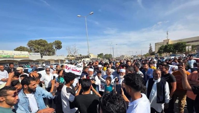 تصاعد الغضب الشعبي في ليبيا.. احتجاجات واستقالات تضرب حكومة الدبيبة