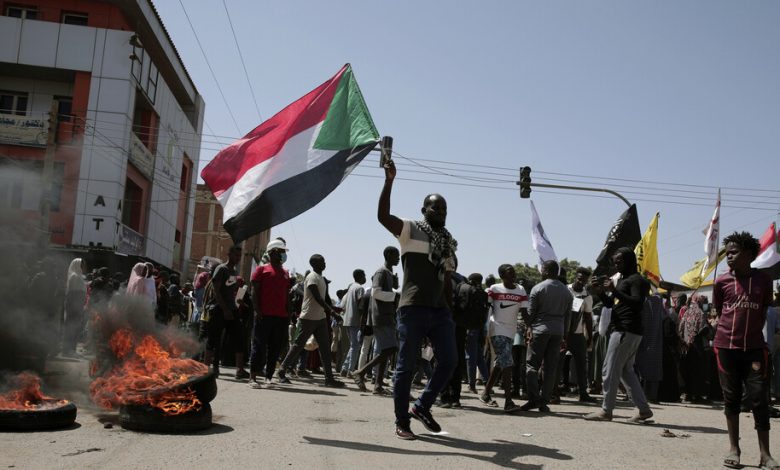 ضربات خاطفة ضد الإسلاميين في بورتسودان تُثير تساؤلات حول موقف الجيش