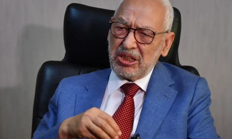 قضية "التآمر 2": الغنوشي يرفض المحاكمة عن بُعد وسط تصاعد الضغوط القضائية