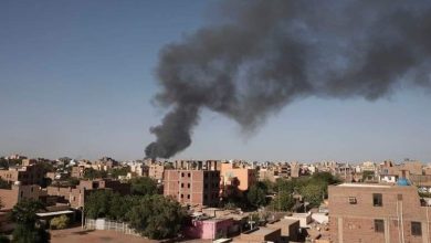 هجمات دقيقة وغياب متعمّد.. تساؤلات حول الغطاء السياسي للضربات في بورتسودان
