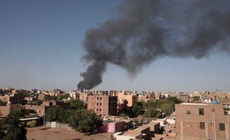 هجمات دقيقة وغياب متعمّد.. تساؤلات حول الغطاء السياسي للضربات في بورتسودان