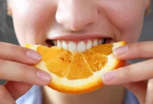 بعد الحمضيات لا تنظف فورًا.. مينا أسنانك في خطر!