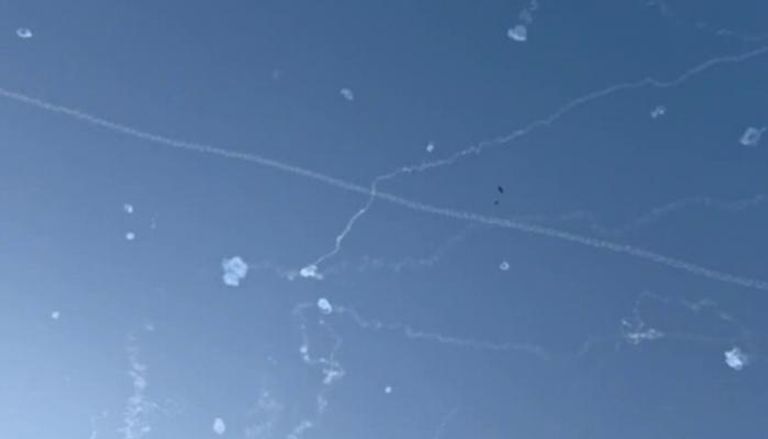تصعيد خطير: سقوط 4 صواريخ من أصل 20 على مواقع داخل إسرائيل