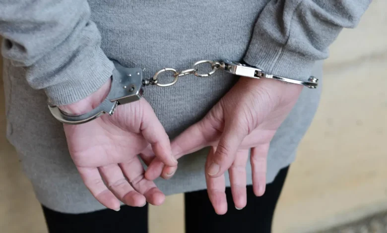 طعنتها وسلّمت نفسها.. شابة تركية تضع نهاية مأساوية لصداقة قديمة