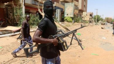 مكاسب حمدوك تتبخر.. السودان يواجه عزلة جديدة بعد قرارات واشنطن