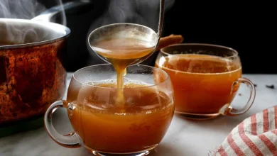 هل المشروبات الساخنة تبرد الجسم فعلاً؟ العلم يوضح المفاجأة