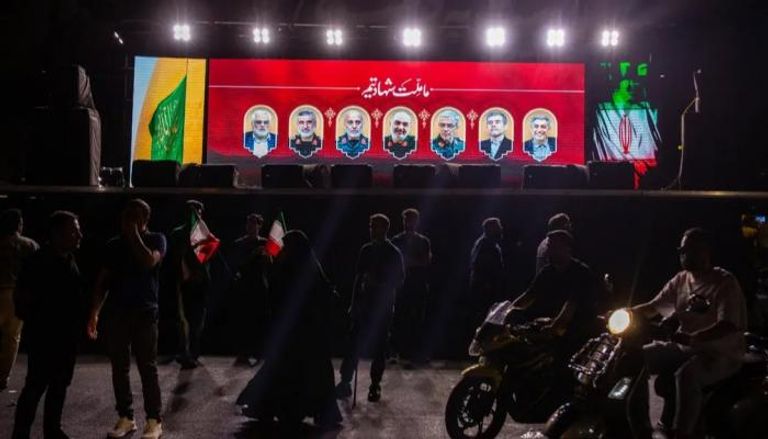 فيما تتبادل إسرائيل وإيران الضربات، تقف "الدبلوماسية" في الخلفية بعد عدة جولات من المفاوضات خاضتها طهران وواشنطن بالأسابيع الماضية.