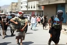 اعتداء وحشي على إعلاميين في تعز يعيد الجدل حول استهداف الصحافة