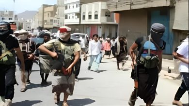 اعتداء وحشي على إعلاميين في تعز يعيد الجدل حول استهداف الصحافة