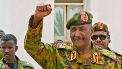 البرهان يُعيد ترتيب المشهد: حملة إعلامية تكشف عن محاولات فرض سيطرة جديدة على قوى التحالف