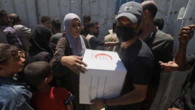 المساعدات في غزة تحت الضغط.. منقذة للحياة أم وقود للصراع؟
