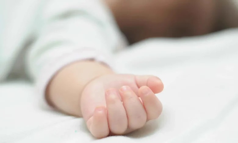 جريمة أسرية مروعة في بريطانيا.. إدانة زوجين بقتل الطفلة