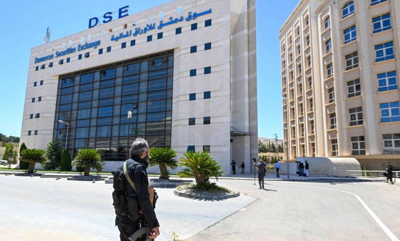 لجنة سرية تعيد ترتيب اقتصاد سوريا بقيادة شقيق الشرع