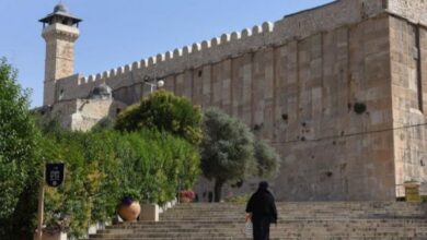 بين التقسيم والوصاية.. إسرائيل تدرس فصل الخليل وإدارة عشائرية بديلاً عن السلطة