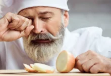 أسرار المطبخ.. كيف تقطع البصل دون دمعة واحدة؟