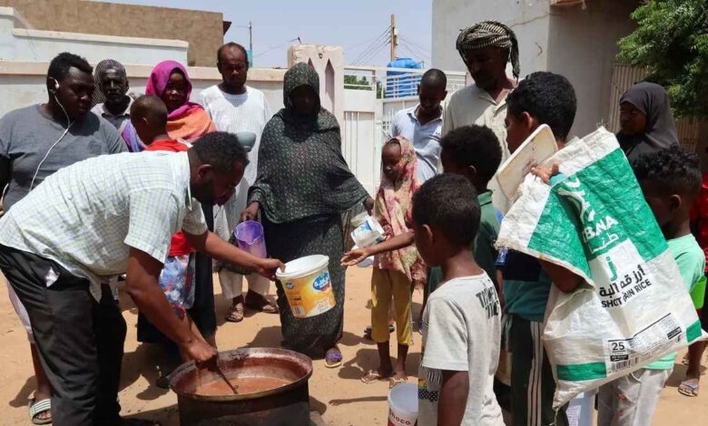 بين الجوع والمرض: انهيار الدولة في عهد البرهان