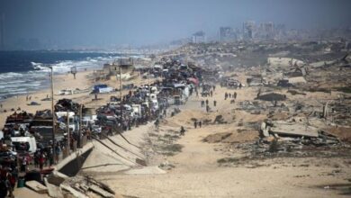 صور مأساوية.. نازحو غزة يعيشون بين القصف وتكاليف الهروب