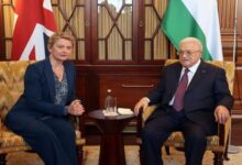 عباس يحسم الجدل: لا حكم لحماس بغزة ونريد دولة فلسطينية غير مسلحة
